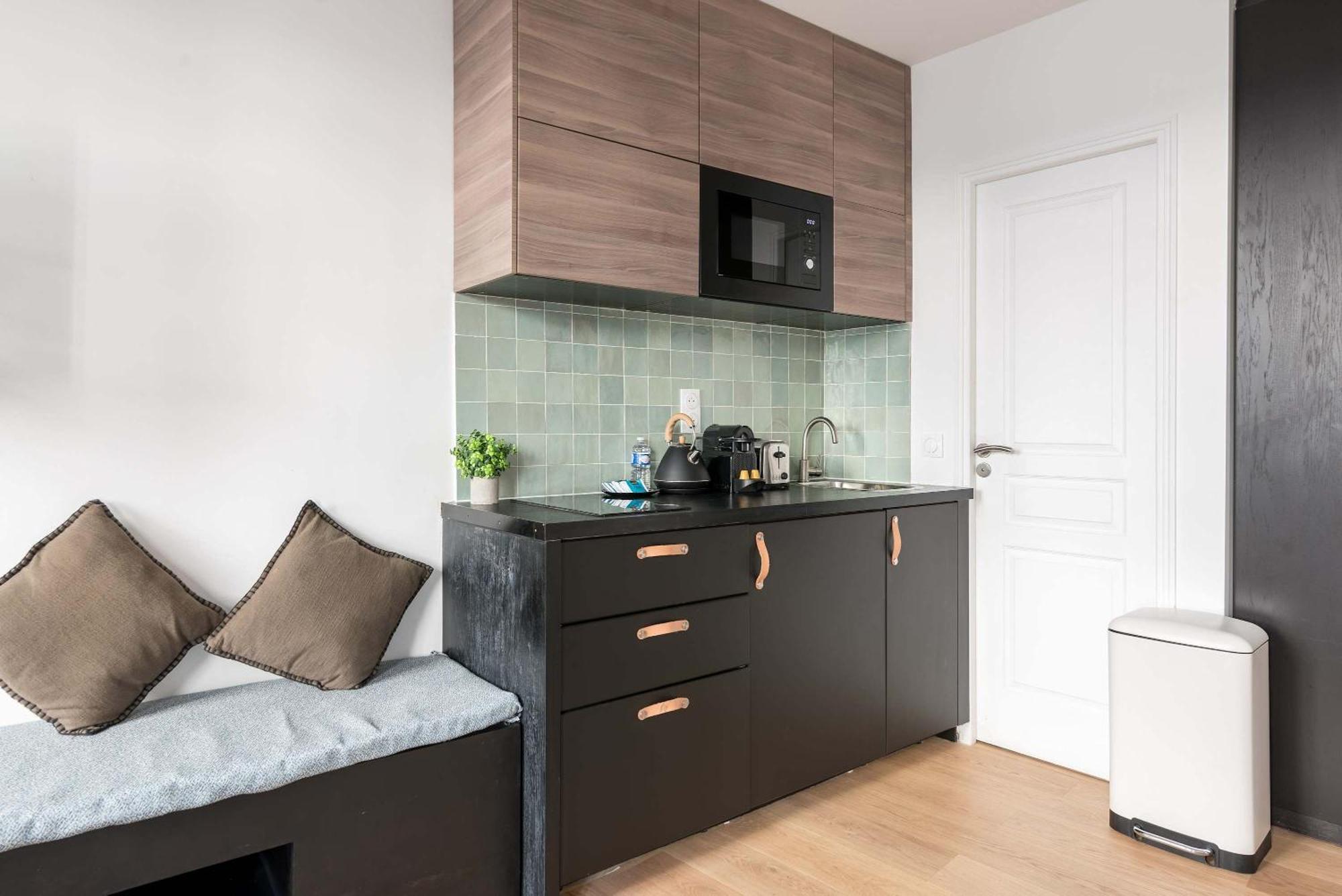 Republique - - Haystia Paris