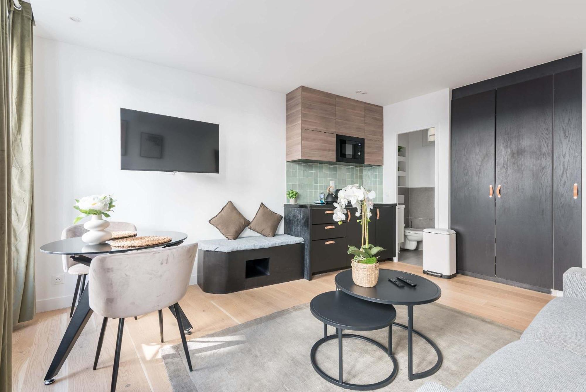 Republique - - Haystia Apartment