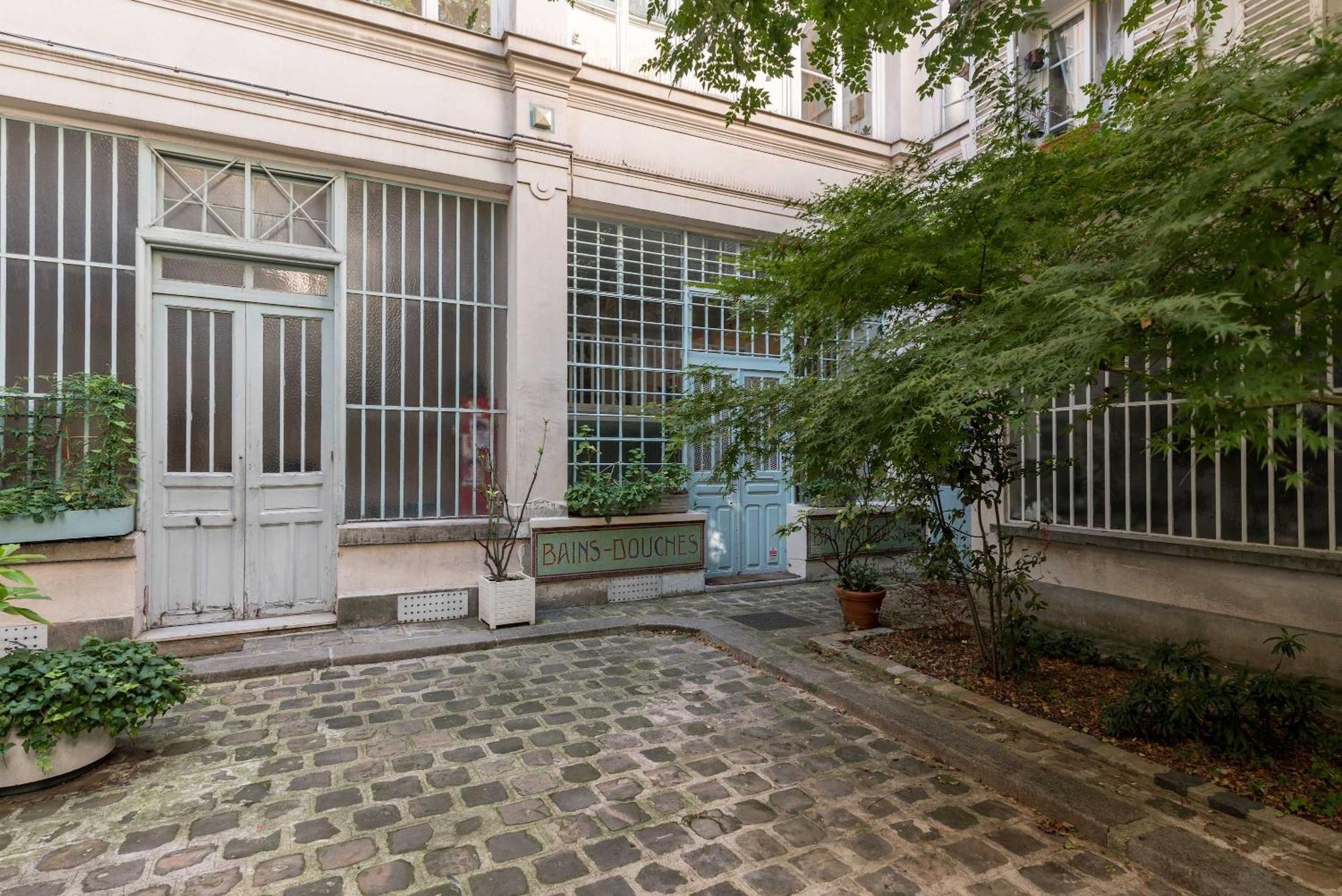 Republique - - Haystia Apartment